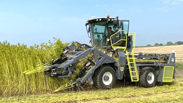 Belgian agricultural machinery manufacturer Hyler’s self-propelled harvester includes hydraulics, mobile electronics, software and telematics from Rexroth, allowing it to harvest various types of fiber crops.