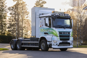 Battery-electric truck enters pilot testing with hydrogen fuel-cell system